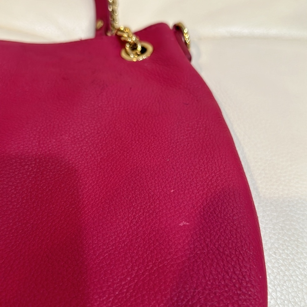 Michael Kors Women's Jet Set Genuine Lether Lain
Shoulder Bag Red/ Rose Pink - Picture 15 of 17